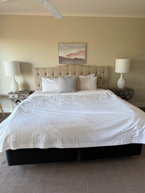 5 bedrooms, desk, iron/ironing board, free WiFi