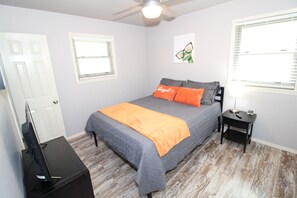 3 bedrooms, iron/ironing board, WiFi, bed sheets