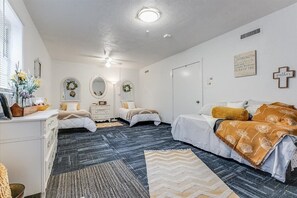 10 bedrooms, iron/ironing board, free WiFi, bed sheets