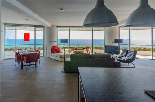 Rayong Relaxing Hide Out, 230 sqm spacious condo