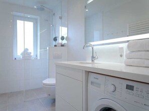 Shower - Beach time, Germany (List)