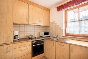 Fridge, microwave, oven, stovetop - Apartment "Ciasa Tlara Alma" Near the Ski Lift with Mountain View & Garden (St.Vigil)