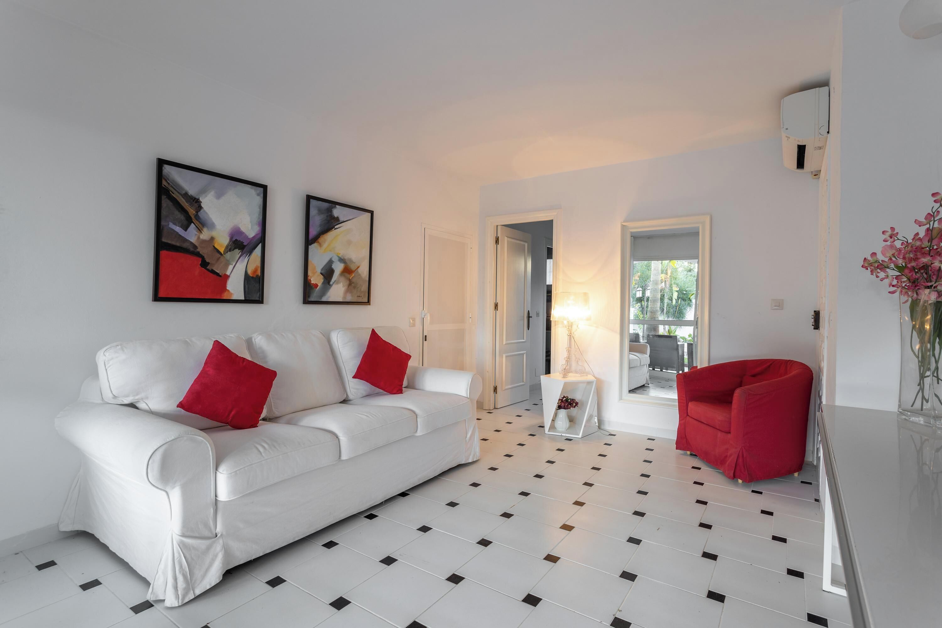 Televisie en een open haard