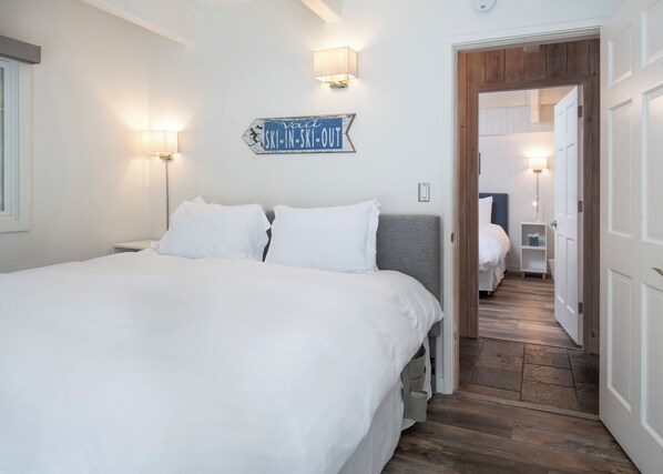 2 bedrooms, WiFi, bed sheets