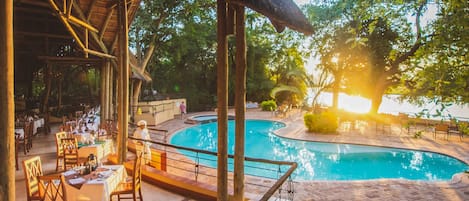 Piscine extérieure