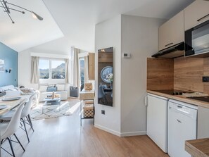 Fridge, microwave, dishwasher, toaster