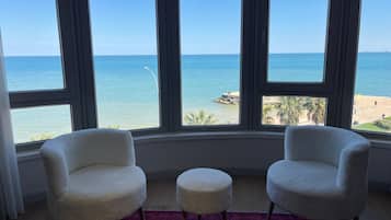 Suite Room | Bộ đồ giường kháng dị ứng, minibar