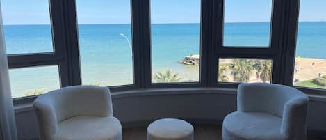 Suite Room | Hypo-allergenic bedding, minibar, free WiFi, bed sheets