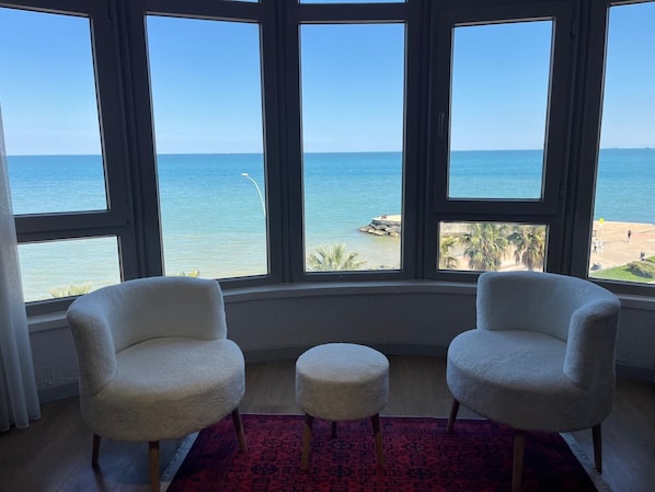 Suite Room | Allergikerbettwaren, Minibar, kostenloses WLAN, Bettwäsche
