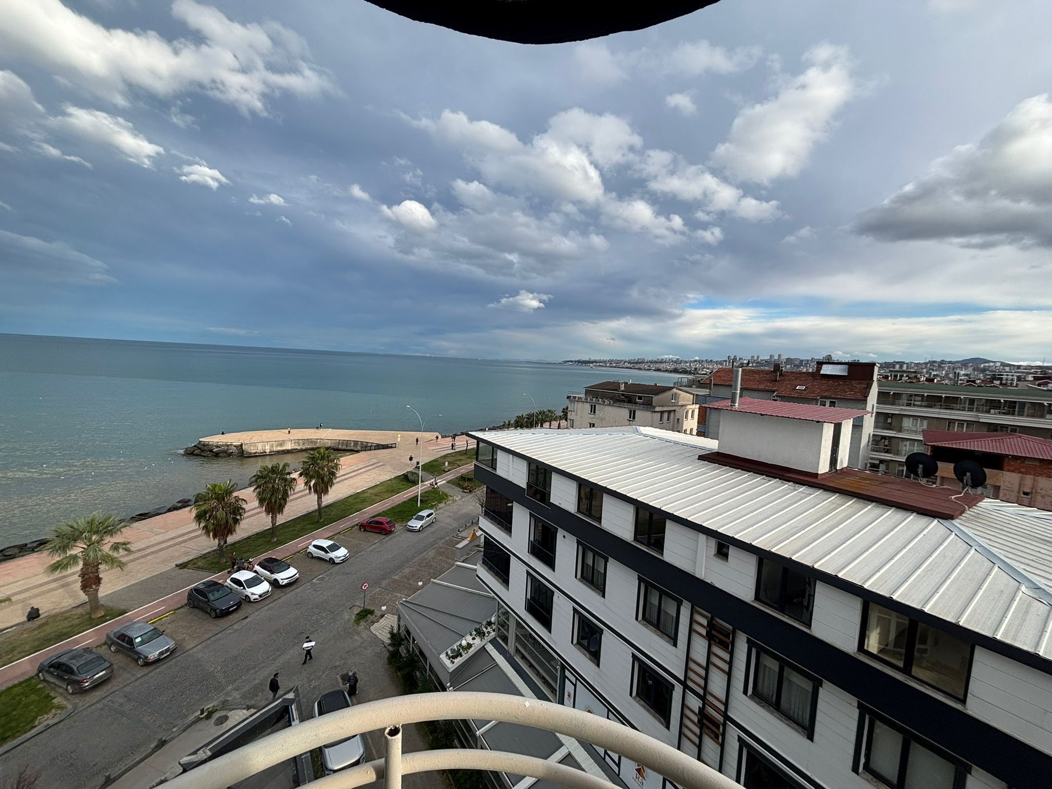 Deluxe Room, Sea View | Hypo-allergenic bedding, minibar, free WiFi, bed sheets