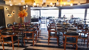 Desayuno a la carta incluido todos los días