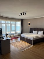 Ropa de cama hipoalergénica, minibar, wifi gratis y ropa de cama