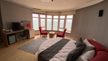 Suite Room | Allergikerbettwaren, Minibar, kostenloses WLAN, Bettwäsche