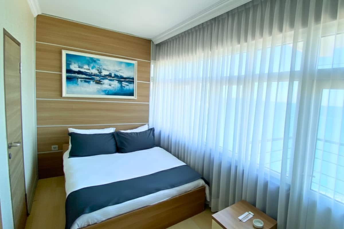 Literie hypoallergénique, minibar, Wi-Fi gratuit, draps fournis