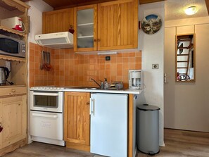 Fridge, microwave, dishwasher - Charming Duplex Mezzanine in Morillon Village (Morillon Village)