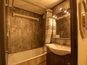 Bathroom - Cozy duplex for 4 in Morillon with parking and balcony (Morillon Village)