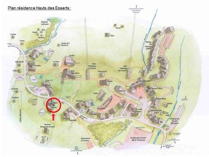 Explore the village at the heart of Hauts des Esserts, surrounded by amenities like a children's garden, tennis court, and ample parking.