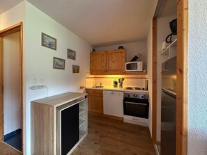 Réfrigérateur, micro-ondes, lave-vaisselle