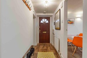 Apartment, Multiple Beds | Interior