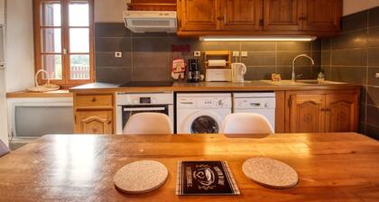 Maison de village avec jardin clos, sauna et télécabine à 500m - idéal pour famille!
