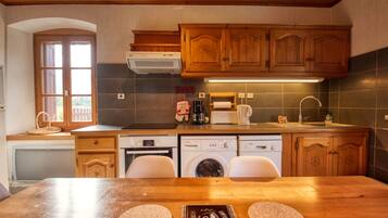 Réfrigérateur, micro-ondes, lave-vaisselle