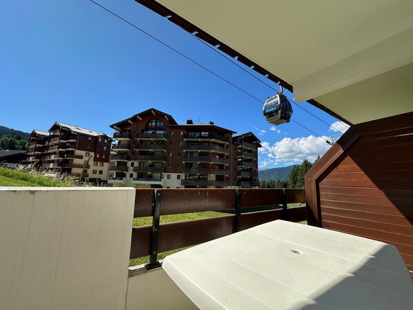 Property grounds - Cozy apartment for 6 with mountain balcony (Morillon 1100)