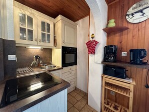 Frigorifero, microonde, lavastoviglie