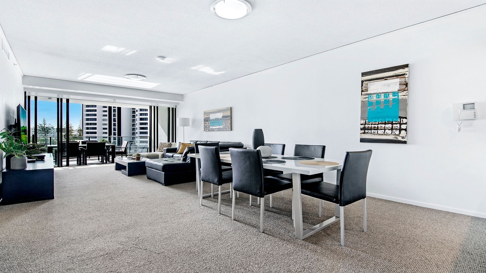 Wonderful 3 BR Apartment - Sierra Grand - CoastHM — image 2