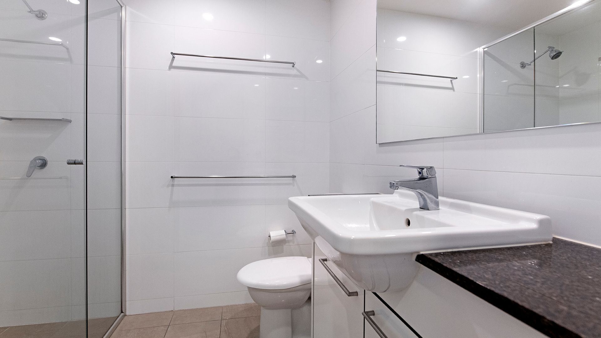 Wonderful 3 BR Apartment - Sierra Grand - CoastHM — image 11