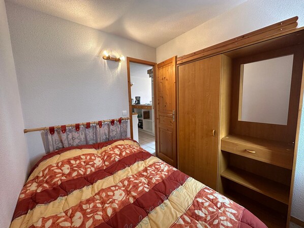 2 bedrooms