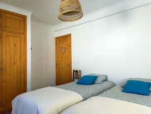 3 bedrooms, iron/ironing board, travel crib, free WiFi