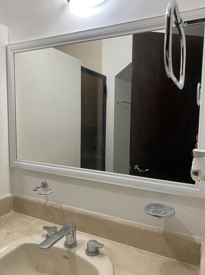 Shower, hair dryer, towels - La Casa de Merida (Caucel)