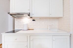 Fridge, microwave, stovetop, toaster