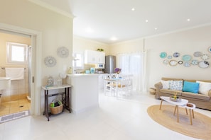 Villa | Living area | 24-inch flat-screen TV with satellite channels, TV - Villa Mimoza (Corfu)