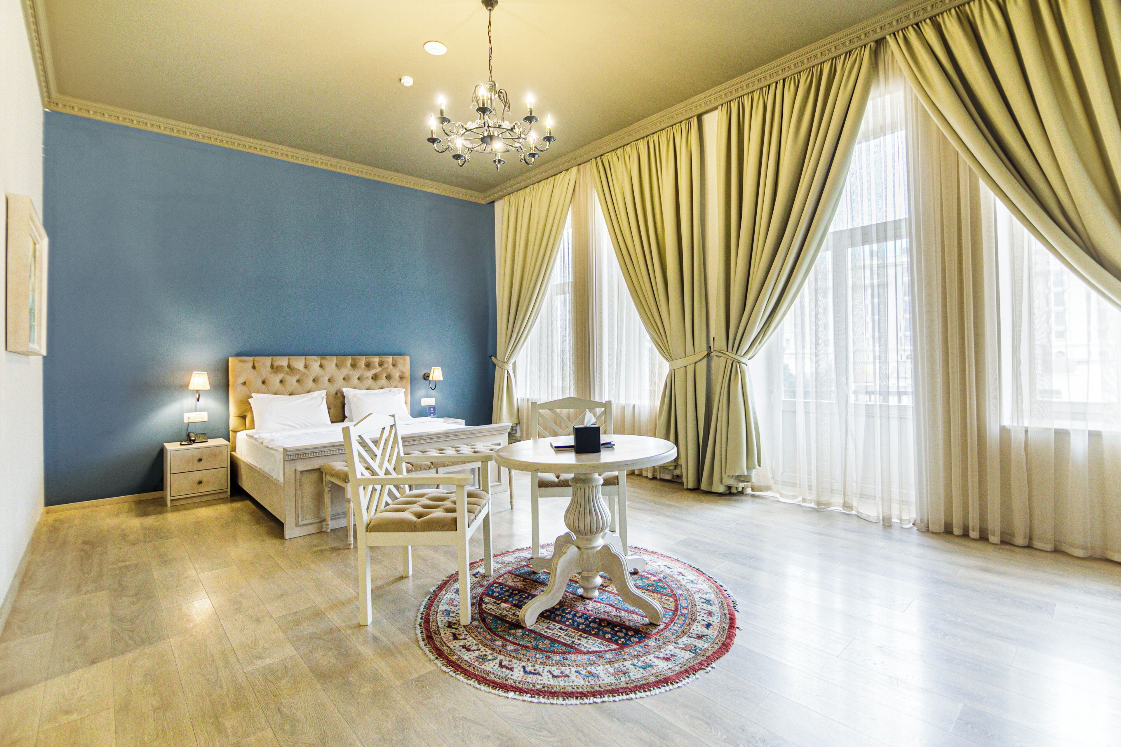 Suite – junior, balkong | Sengetøy av topp kvalitet, minibar og individuelt dekorert