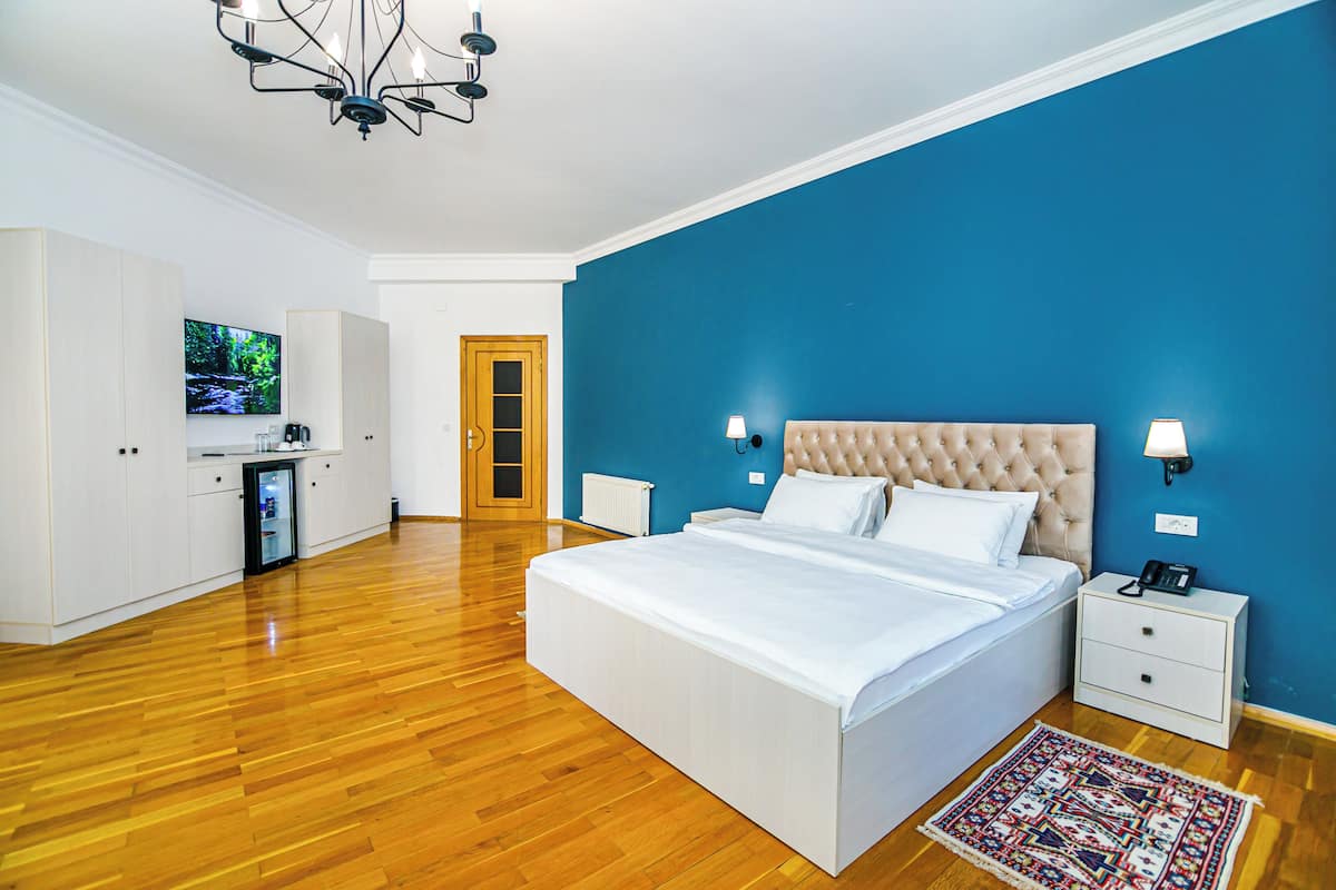 King Room, Balcony | Literie de qualité supérieure, minibar, décoration personnalisée