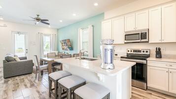 Kühlschrank, Ofen, Herdplatte, Geschirrspüler