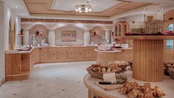 Free daily full breakfast