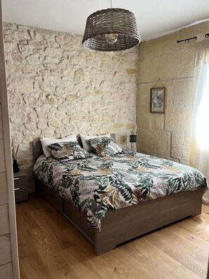 3 habitaciones, tabla de planchar con plancha y wifi