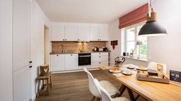 Kühlschrank, Ofen, Herdplatte, Geschirrspüler