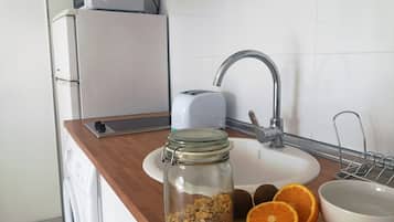 Fridge, microwave, coffee/tea maker, electric kettle