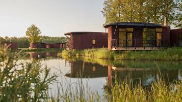 3 bedrooms, premium bedding, in-room safe, blackout drapes