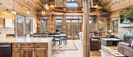 Televisión, chimenea y videojuegos