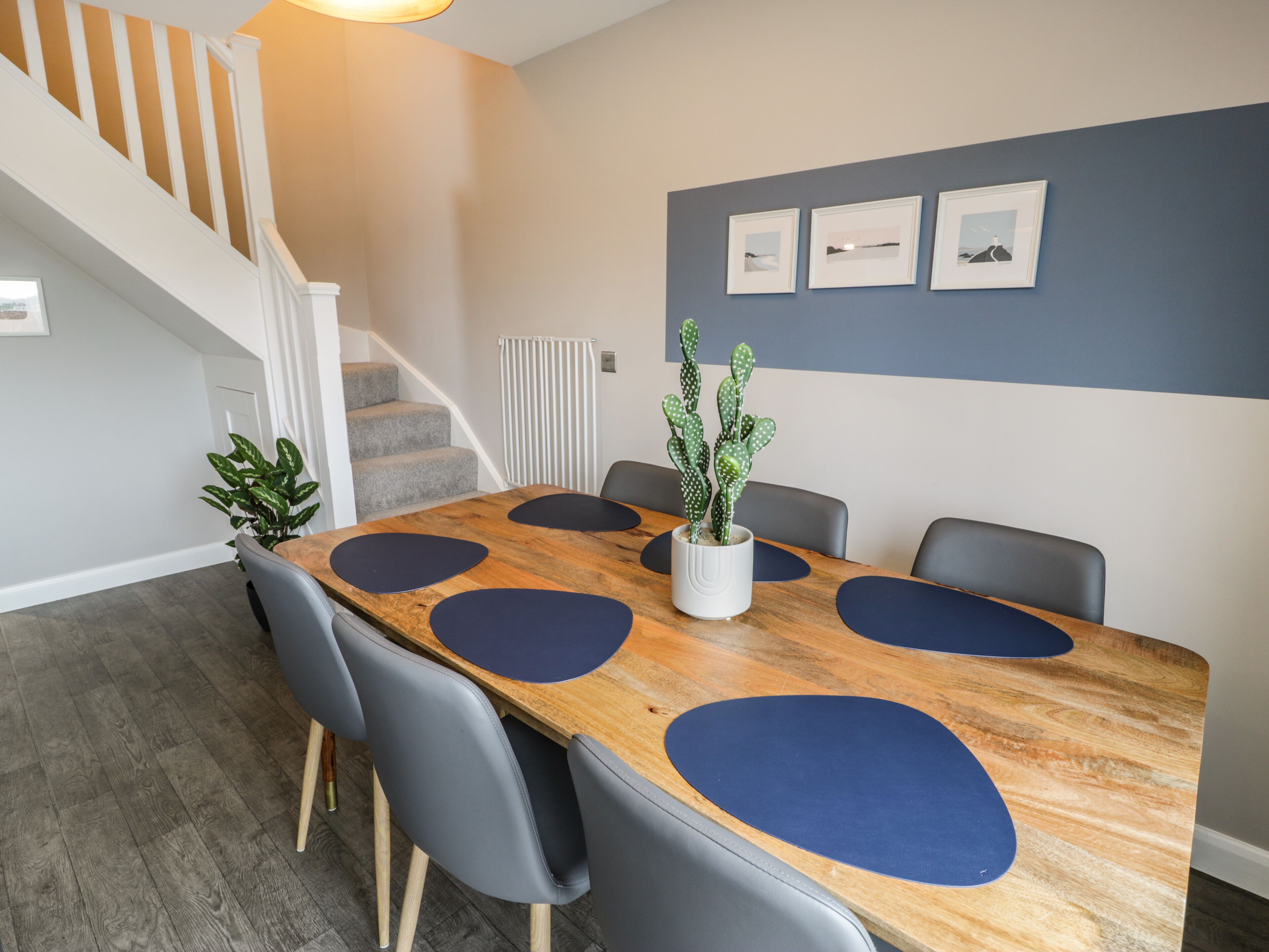 Ferienhaus | Eigene Küche | Kühlschrank, Geschirrspüler, Wasserkocher, Toaster