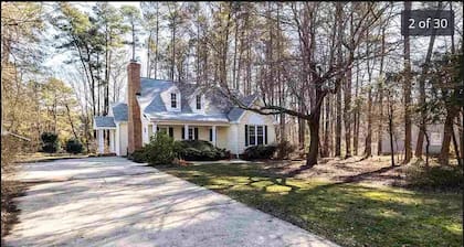 Knight Play Golf home/3 Bedroom/ with Jetted tub on 1.2 acre lot in Apex