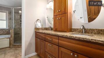 Combined shower/tub, jetted tub, hair dryer, towels