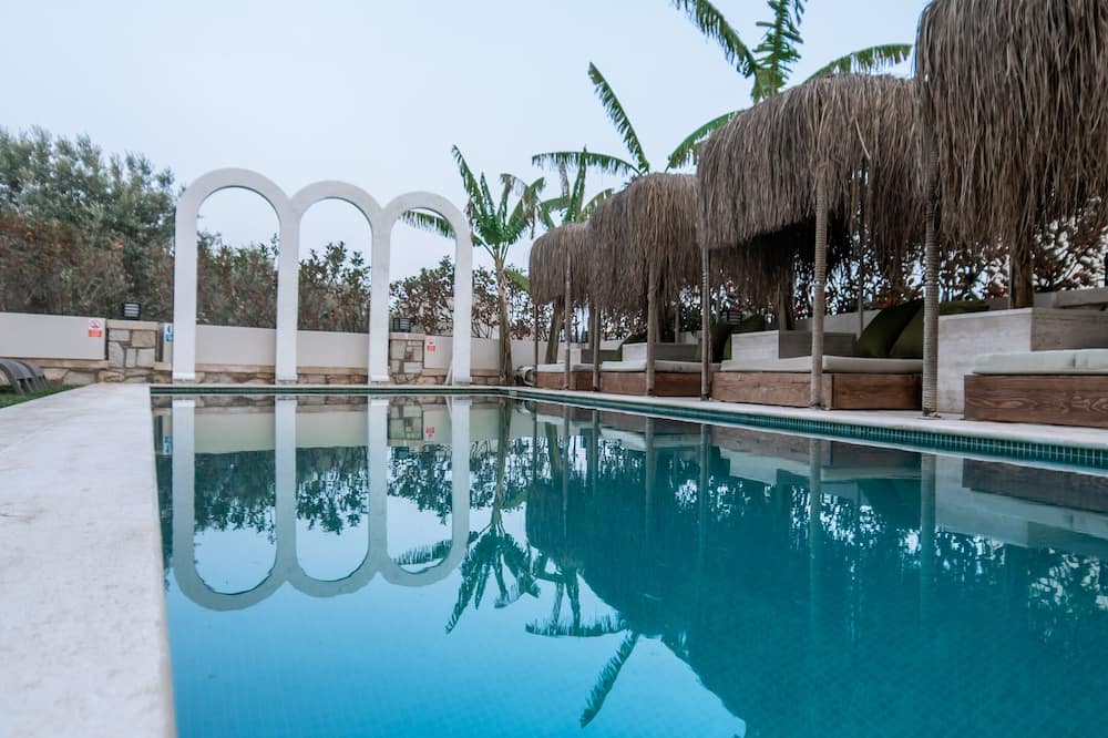 Urla 1867 Hotel
