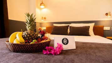 Familienzimmer | Minibar, Zimmersafe, Verdunkelungsvorhänge, schallisolierte Zimmer