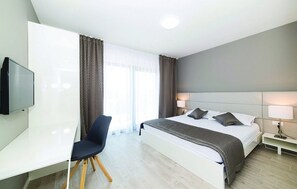 8 dormitorios, tabla de planchar con plancha, wifi y ropa de cama