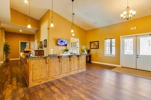 Lobby - 31-3 Nothin But Blue Spacious Upscale w/Indoor/Outdoor Pool and Splash Pads. Nea (Branson)